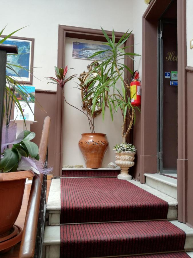 Hotel Biscari คาตาเนีย ภายนอก รูปภาพ