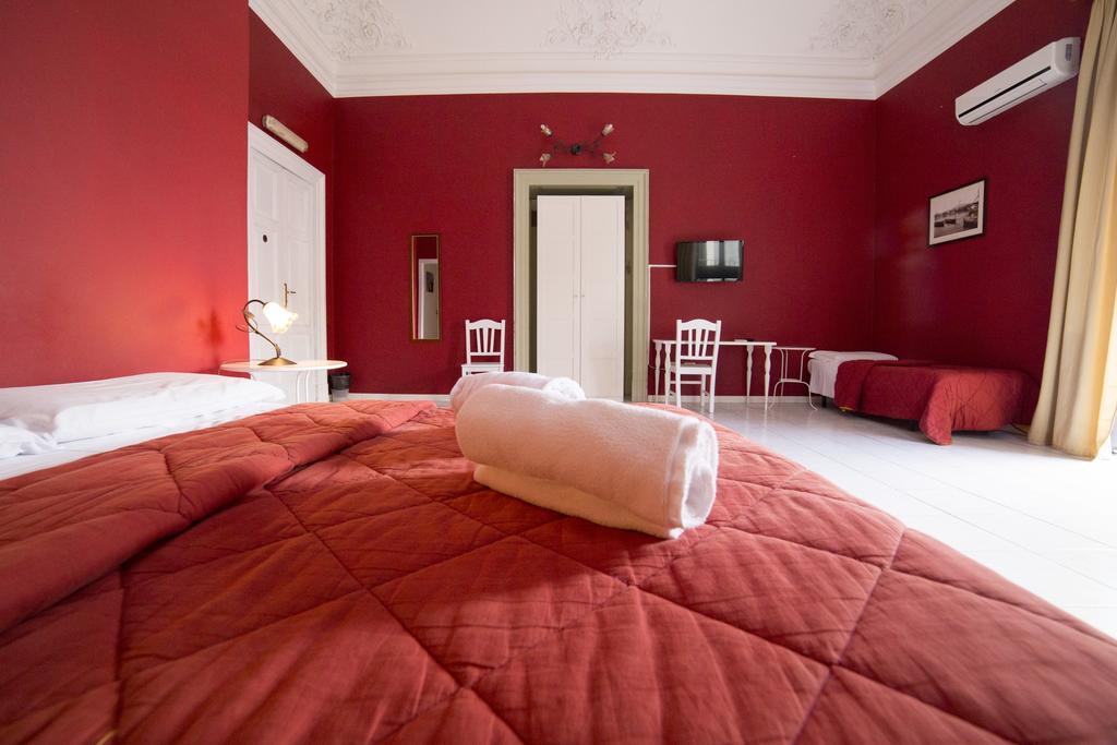 Hotel Biscari คาตาเนีย ภายนอก รูปภาพ