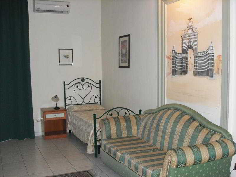 Hotel Biscari คาตาเนีย ภายนอก รูปภาพ